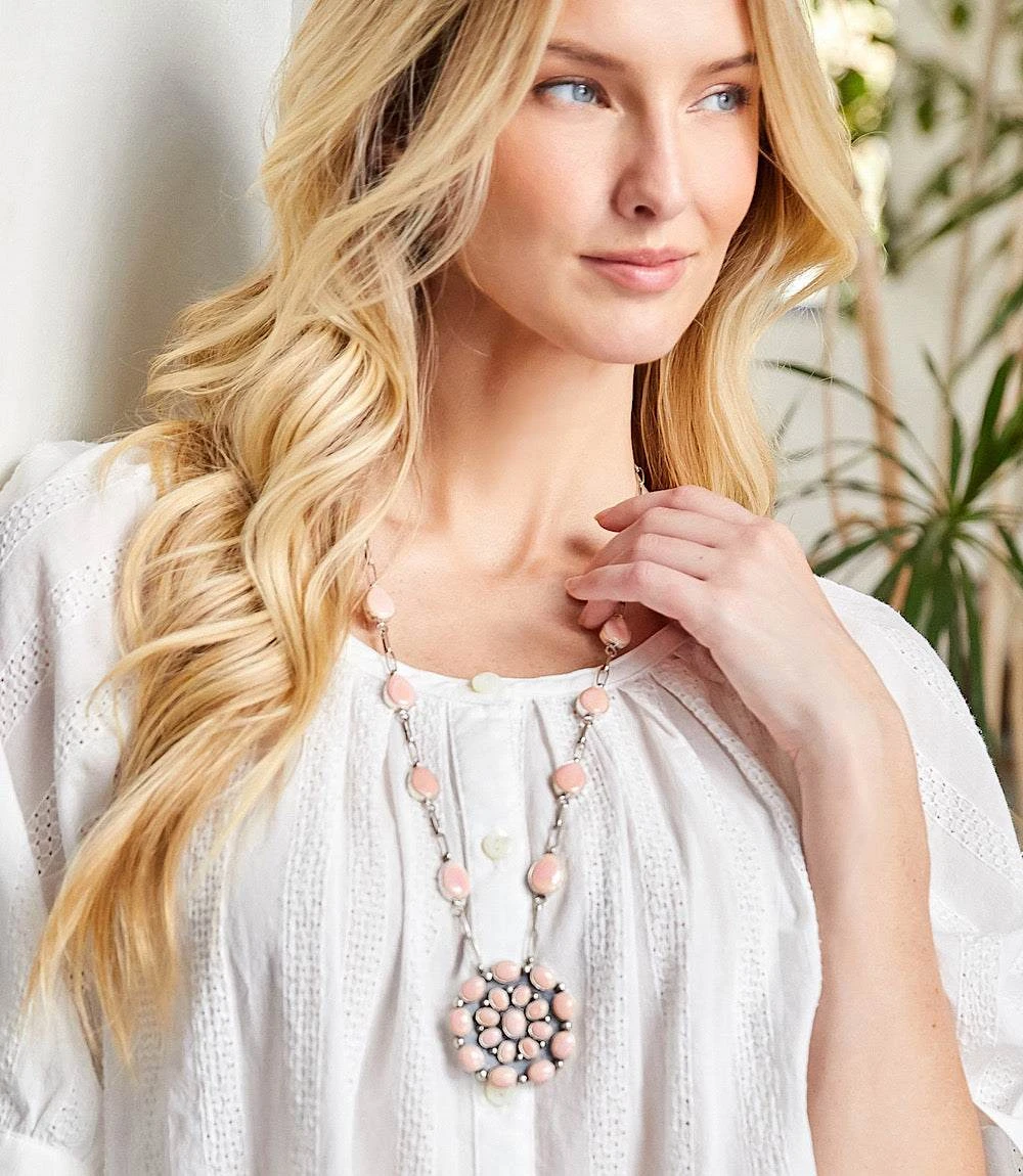 Pink Conch Necklace And Earrings Set 4 Pink Conch Necklace And Earrings Set - Image 2