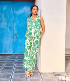 Sleeveless Ruffle Trim Top